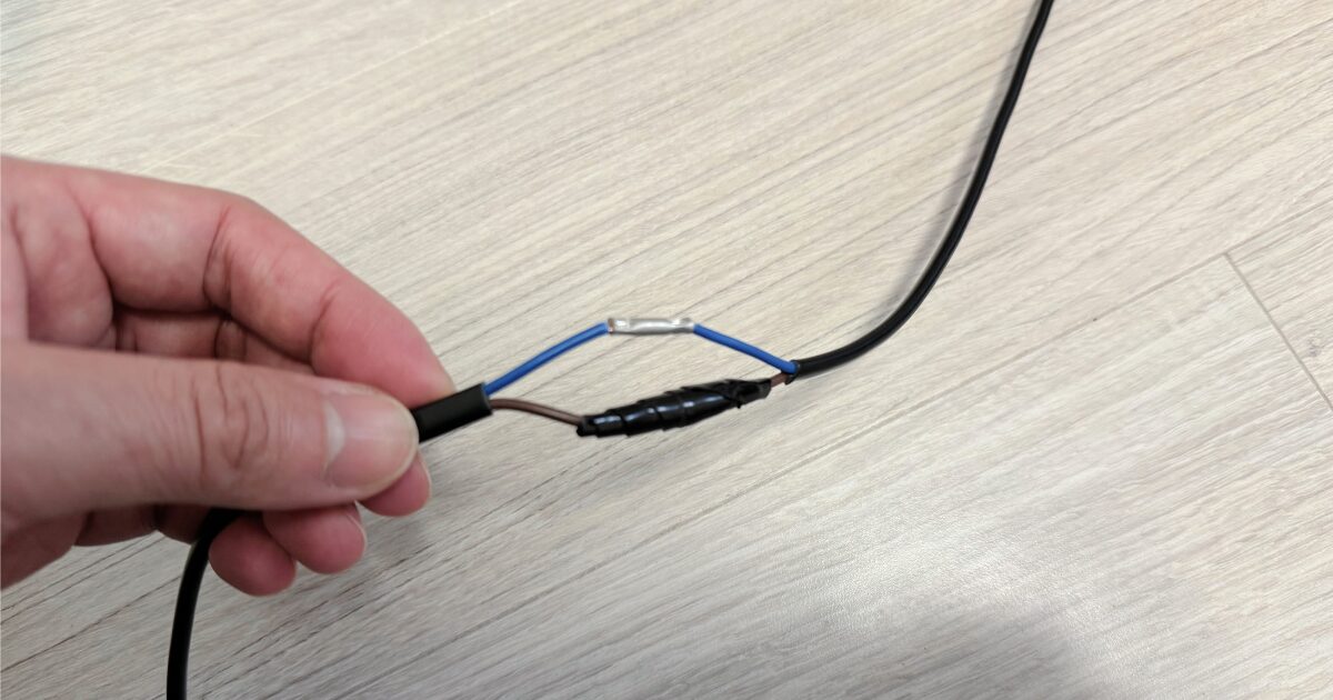 自己融着テープをまく